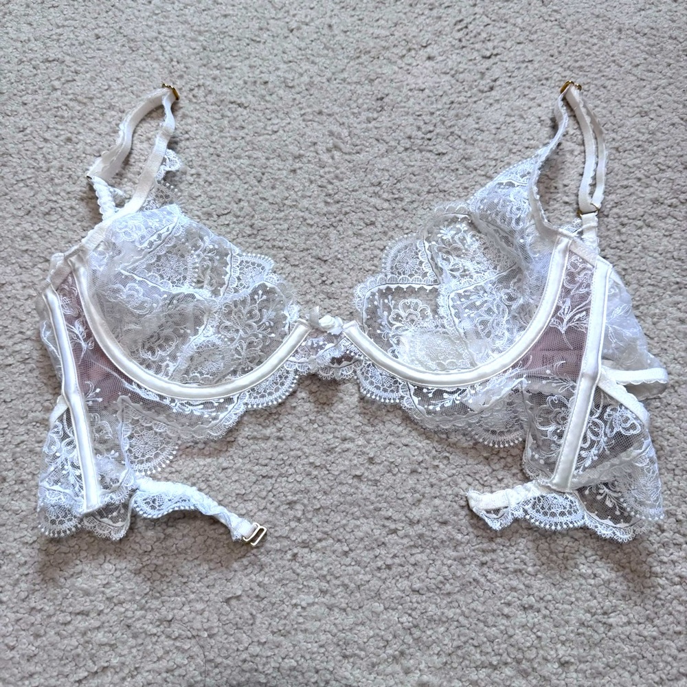 Victoria’s Secret For Love and Lemons lace underwire women’s bra - Picture 3 of 5